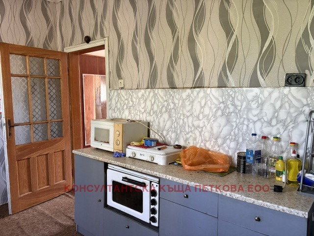 Продава КЪЩА, гр. Левски, област Плевен, снимка 5 - Къщи - 54400985