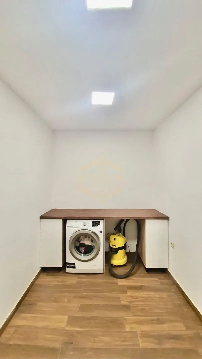 Продава КЪЩА, с. Средно село, област Варна, снимка 12 - Къщи - 56598007