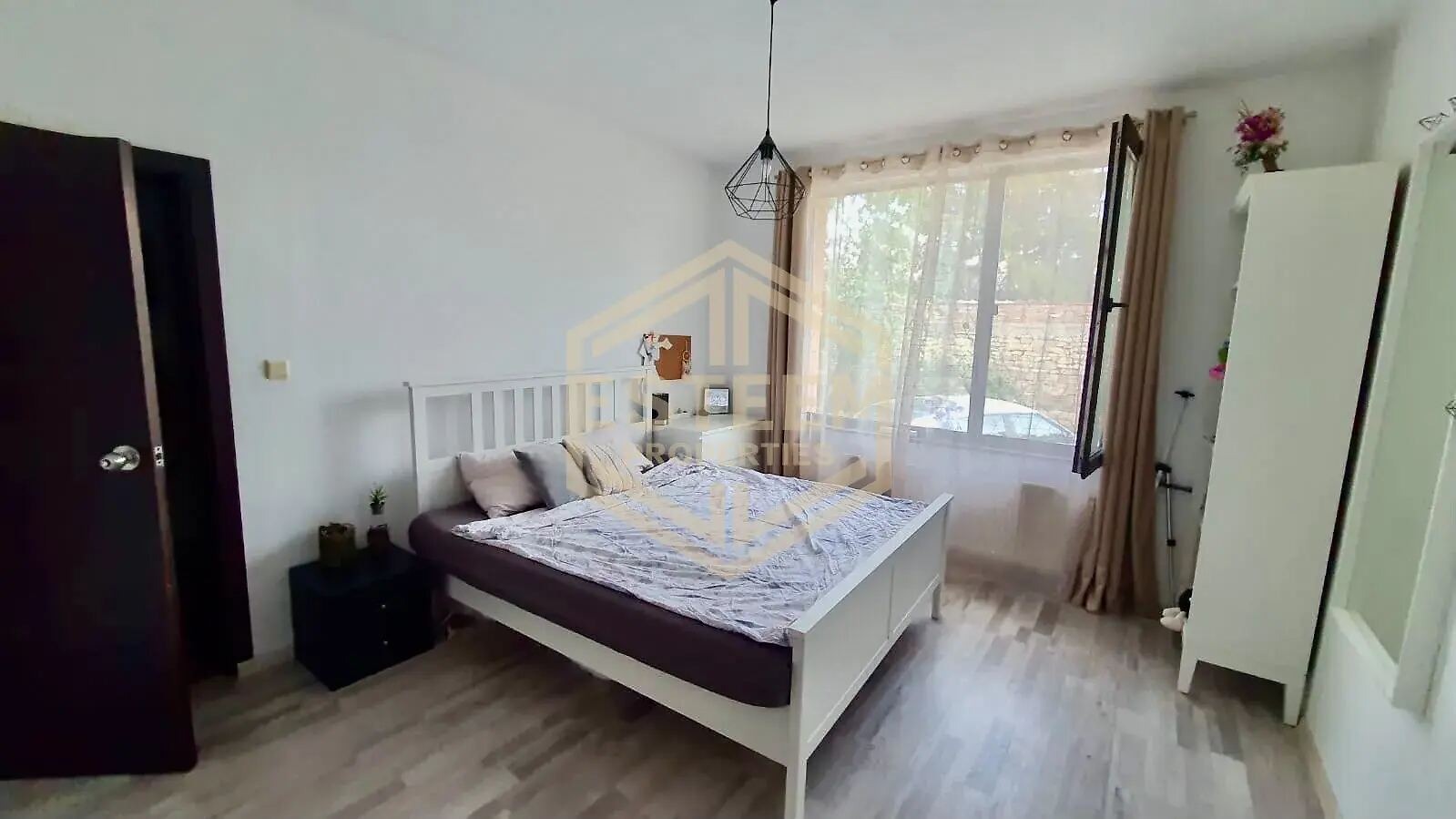Продава КЪЩА, с. Средно село, област Варна, снимка 9 - Къщи - 56598007