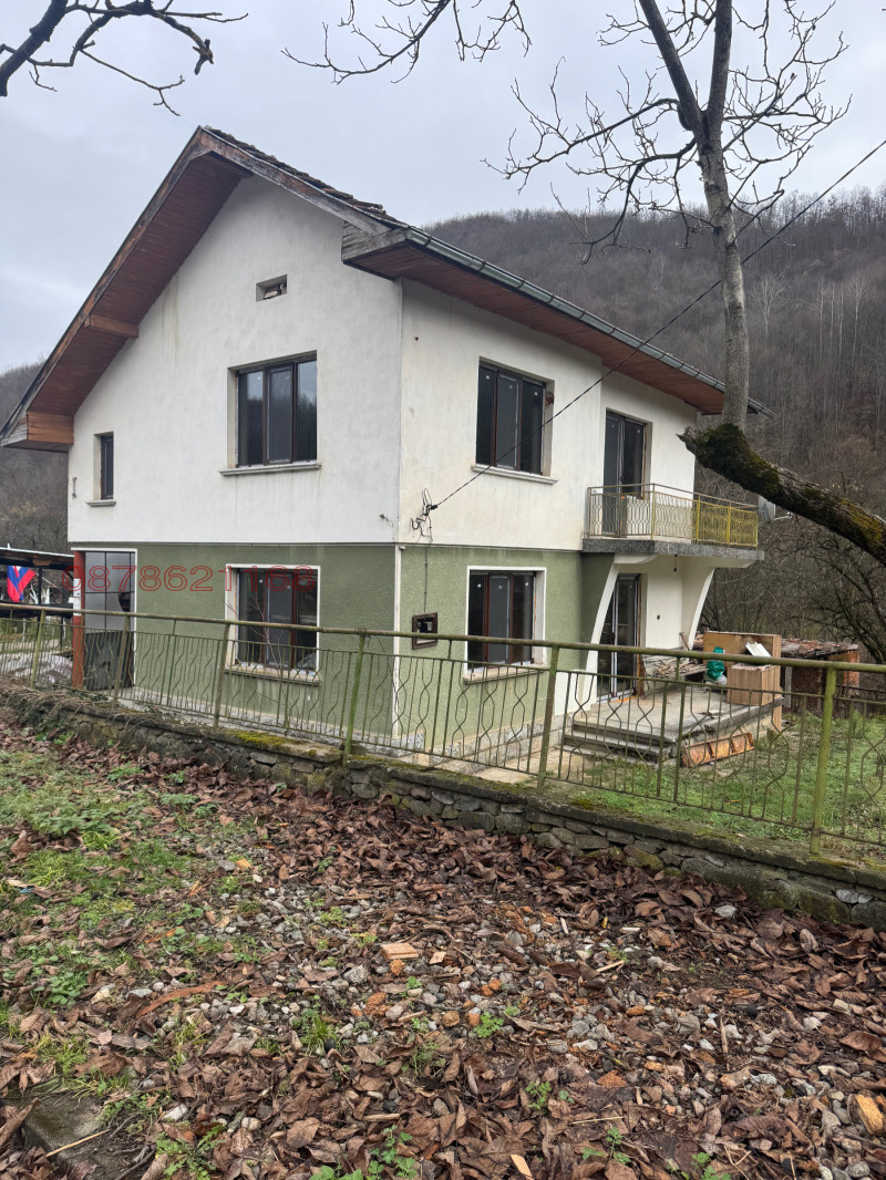 Продава КЪЩА, с. Черни Вит, област Ловеч, снимка 3 - Къщи - 52782237