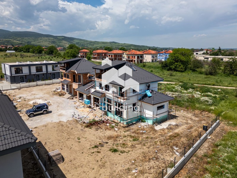 À venda  Casa região Plovdiv , Parvenec , 265 m² | 31927652 - imagem [2]
