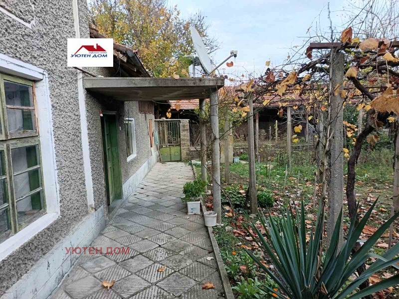 Продава КЪЩА, с. Веселиново, област Шумен, снимка 2 - Къщи - 52320190