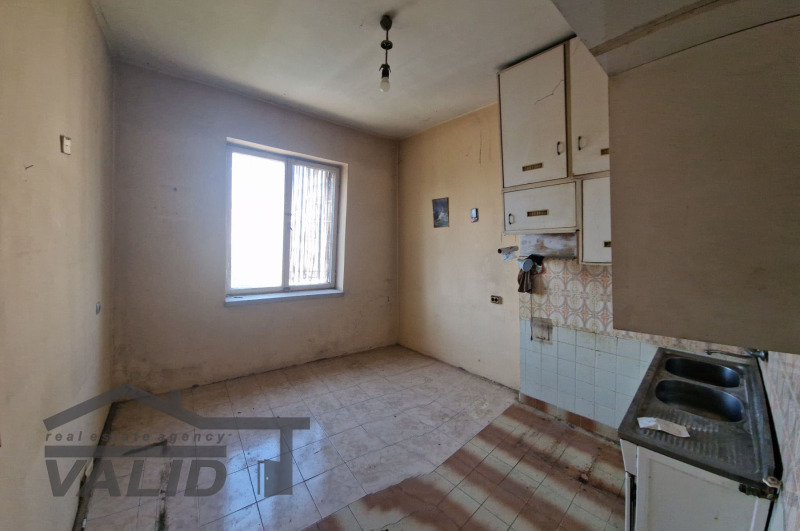 Продаја  2 спаваће собе Русе , Централен јужен рајон , 90 м2 | 71011124 - слика [2]
