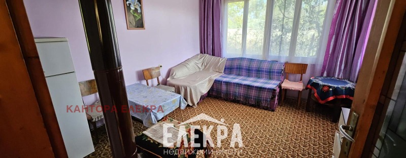 Продава КЪЩА, с. Дъбравино, област Варна, снимка 4 - Къщи - 52379817