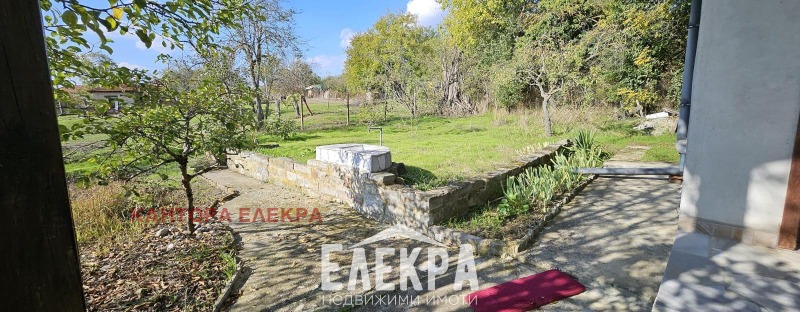 Продава КЪЩА, с. Дъбравино, област Варна, снимка 11 - Къщи - 52379817