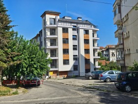 1 chambre 9-ti kvartal, Pleven 1