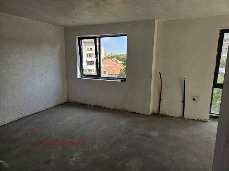 Na prodej  1 ložnice Pleven , 9-ti kvartal , 70 m2 | 43959946 - obraz [4]