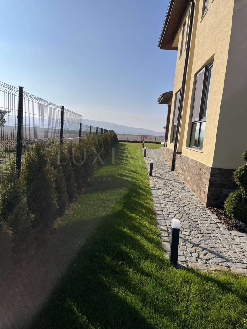 Till salu  Hus region Sofia , Kovatjevci , 230 kvm | 95403144 - bild [13]