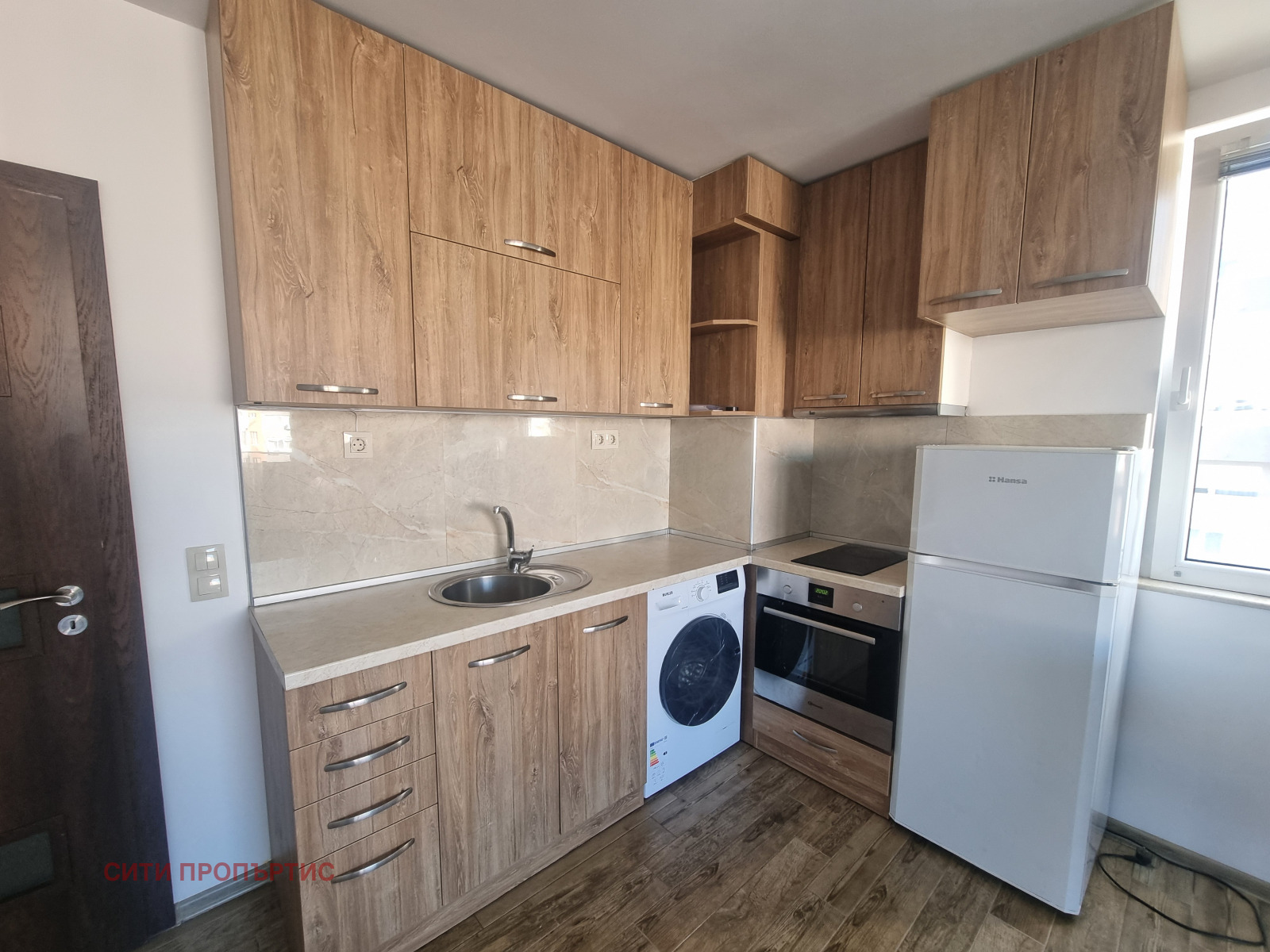 Продава 3-СТАЕН, гр. Благоевград, Еленово 1