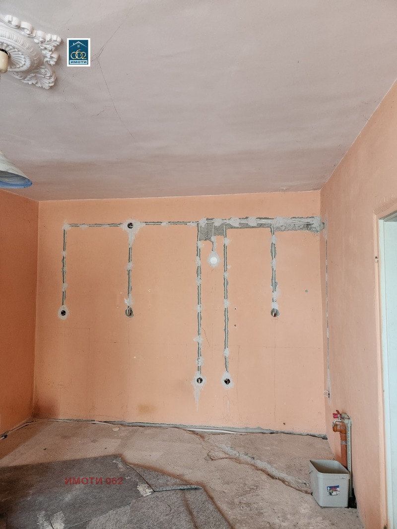 Продава 2-СТАЕН в град Велико Търново, Бузлуджа - 45 кв.м / 60 000 € » 117 349.80 лв., ИМОТИ 062