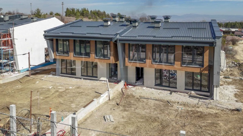 Продава КЪЩА в град София, м-т Камбаните - 252 кв.м / 586 400 € » 1 146 898.71 лв., ЛУКСИММО