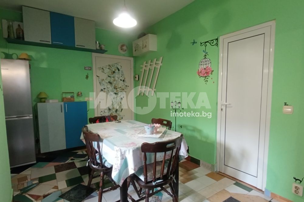 Продава 3-СТАЕН, гр. Варна, Трошево