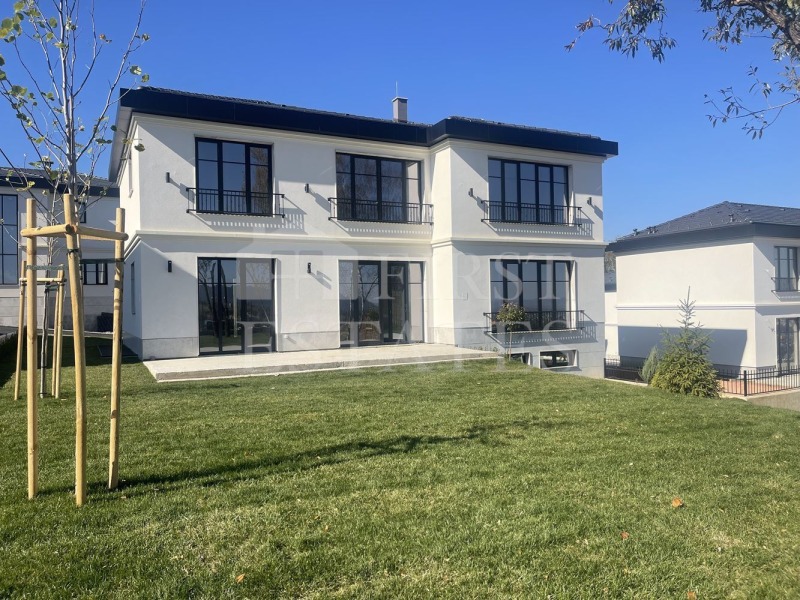 Продава КЪЩА в град София, Симеоново - 497 кв.м / 1 300 000 € » 2 542 579.00 лв., КЕЛЪР УИЛЯМС ЦЕНТЪР