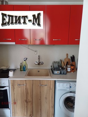 1 quarto Idealen centar, Pleven