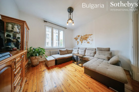 3 dormitoare Țentâr, Sofia