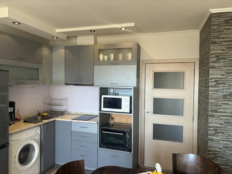 Продава 3-СТАЕН, гр. Русе, Широк център