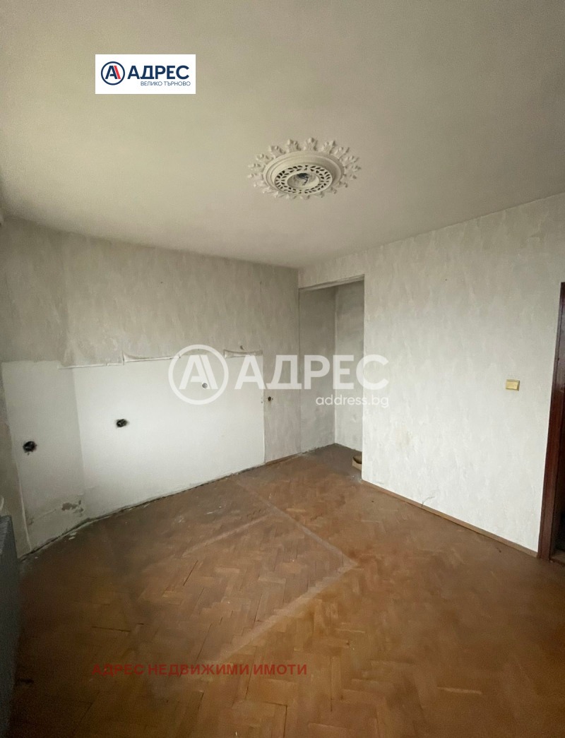 Продава МНОГОСТАЕН, гр. Велико Търново, Бузлуджа, снимка 6 - Апартаменти - 52845097