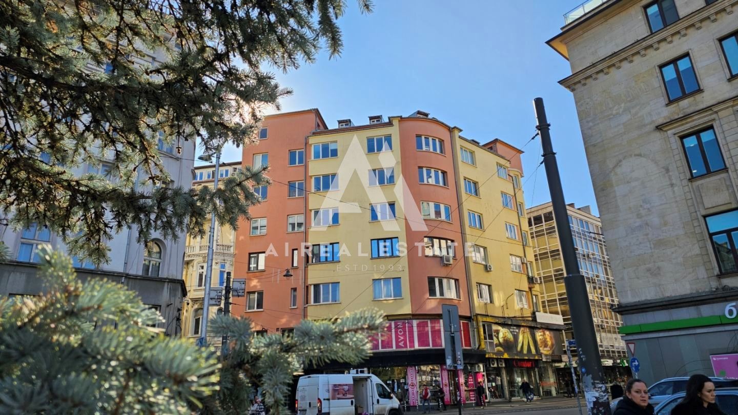 Продава МНОГОСТАЕН, гр. София, Център