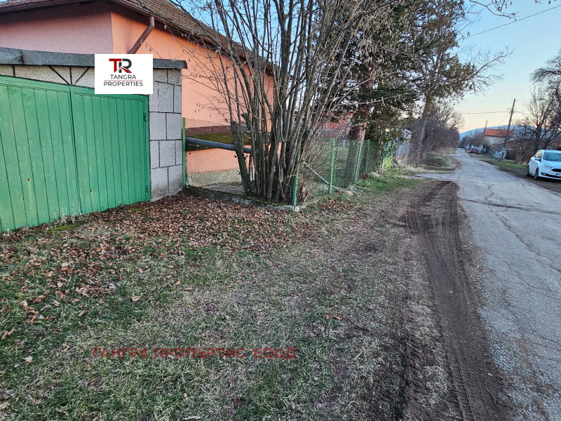 Продава ПАРЦЕЛ, с. Кошарите, област Перник, снимка 3 - Парцели - 53159226