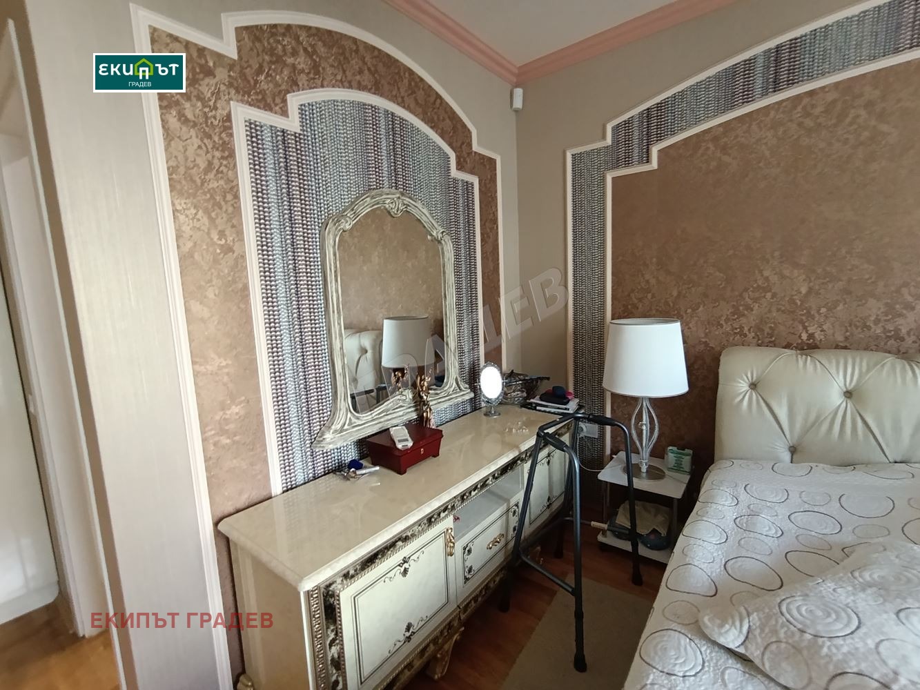Продава 3-СТАЕН, гр. Варна, к.к. Св.Св. Константин и Елена, снимка 11 - Апартаменти - 55108949
