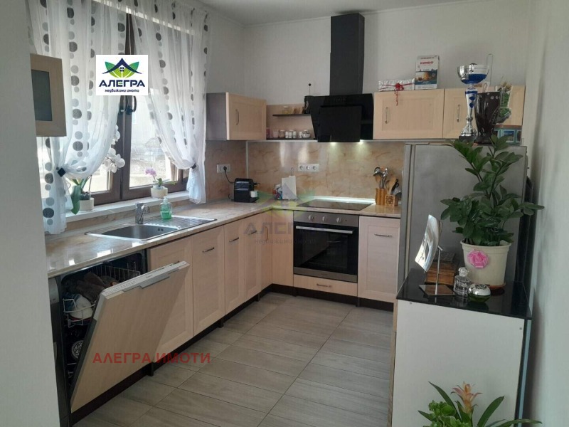 En venta  Casa región Pazardzhik , Radilovo , 240 metros cuadrados | 89170154 - imagen [4]