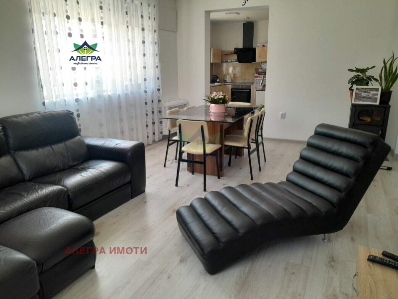 En venta  Casa región Pazardzhik , Radilovo , 240 metros cuadrados | 89170154 - imagen [3]