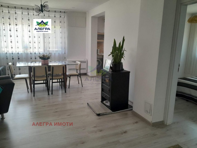 En venta  Casa región Pazardzhik , Radilovo , 240 metros cuadrados | 89170154