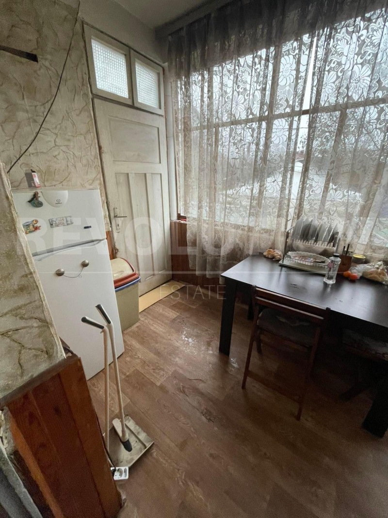 Продава КЪЩА, гр. София, Орландовци, снимка 2 - Къщи - 52692950