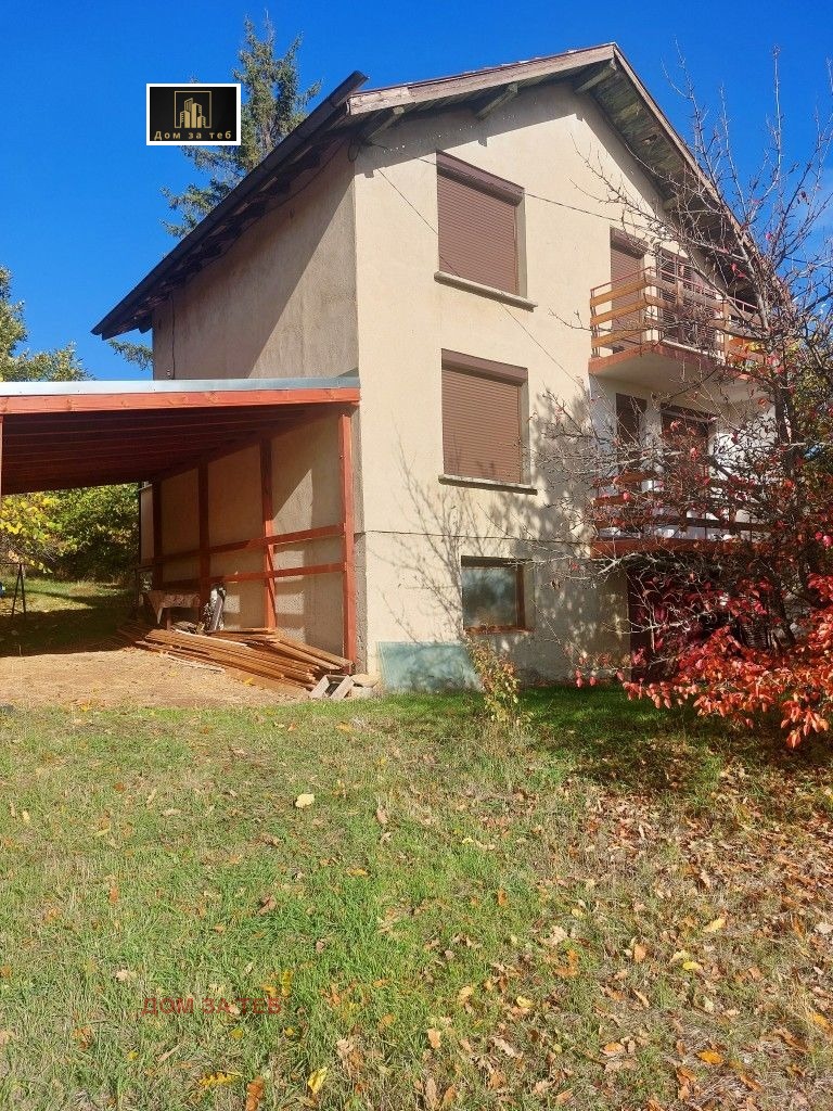 Продава КЪЩА, с. Градец, област София област