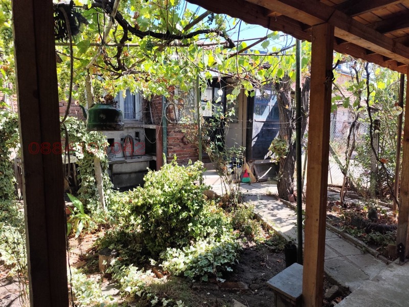 Продава КЪЩА, гр. Айтос, област Бургас, снимка 4 - Къщи - 52784841