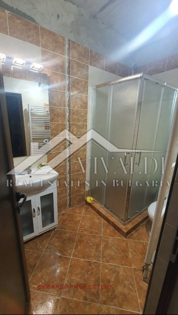 Продава КЪЩА, с. Средно село, област Варна, снимка 7 - Къщи - 52521432