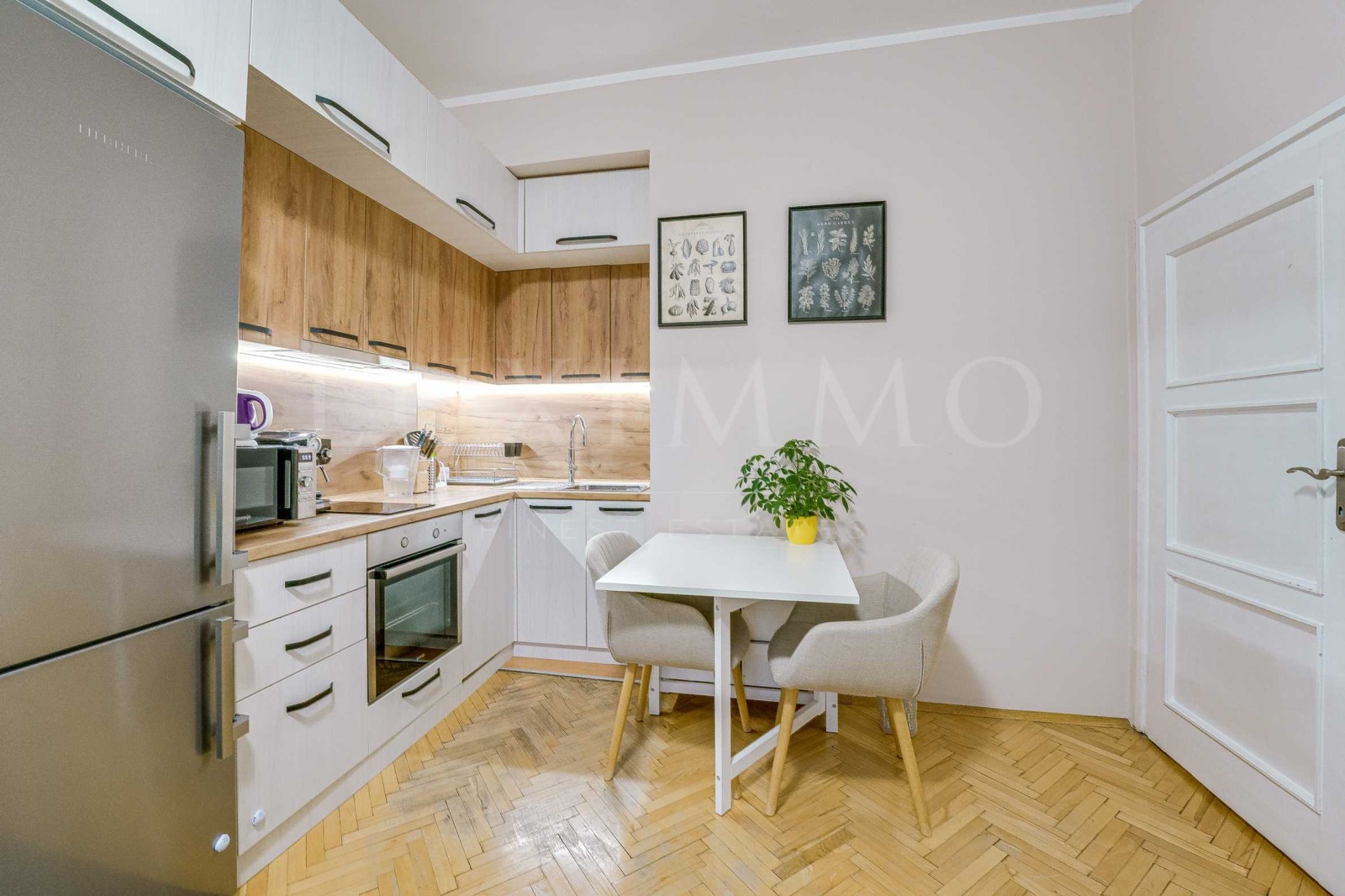 Продава 3-СТАЕН, гр. София, Център, снимка 2 - Апартаменти - 53862741