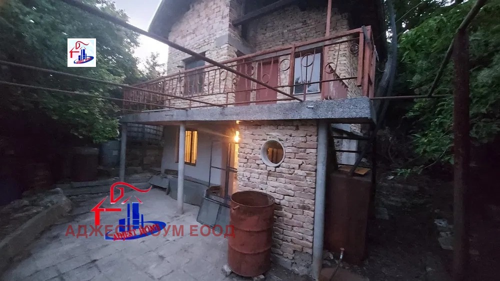 Продава ВИЛА, гр. Шумен, м-т Под Манастира