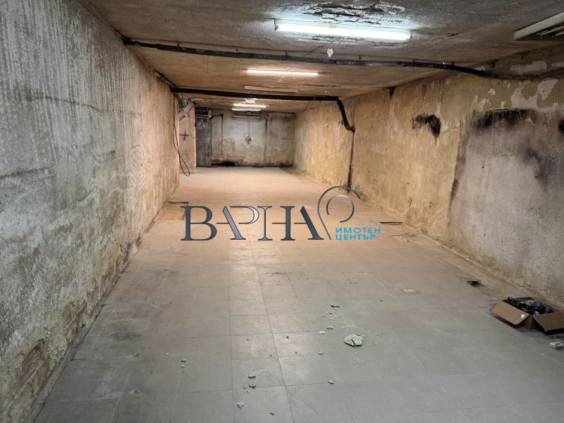 Продава ГАРАЖ, ПАРКОМЯСТО, гр. Варна, Левски 1, снимка 2 - Гаражи и паркоместа - 53245086