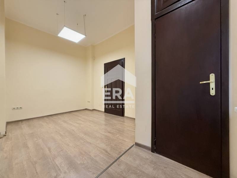 En venta  Oficina Sofia , Doktorski pametnik , 126 metros cuadrados | 50535979 - imagen [9]