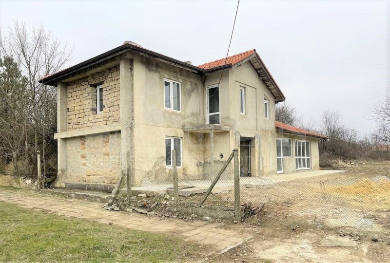 Продава КЪЩА, с. Изгрев, област Варна, снимка 2 - Къщи - 38147876