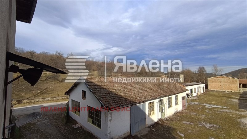 Продава ПРОМ. ПОМЕЩЕНИЕ, гр. Етрополе, област София област