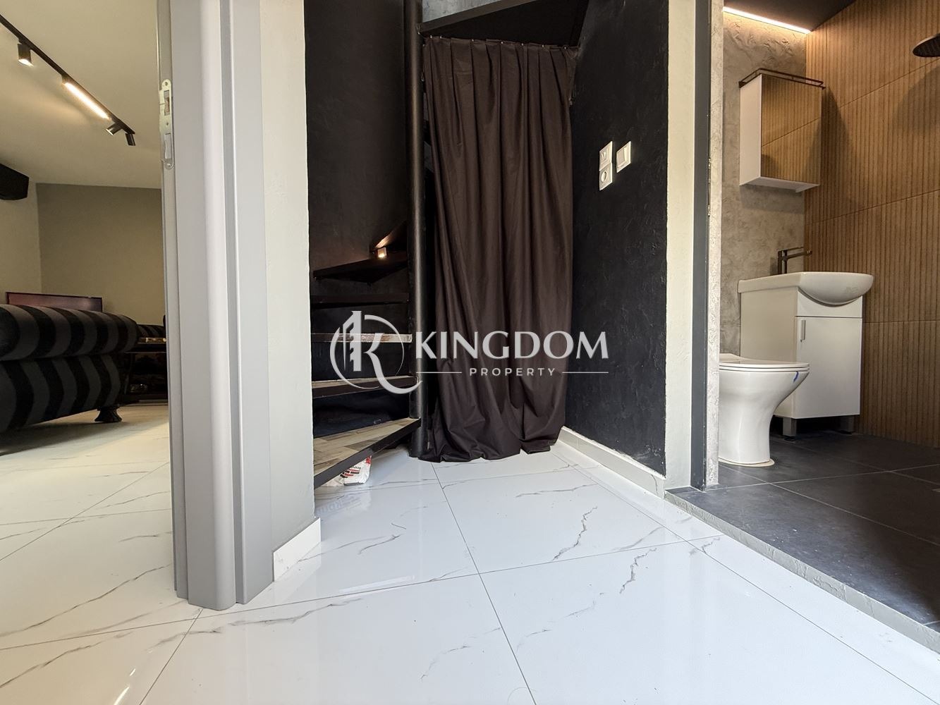 Продава КЪЩА, гр. София, Център, снимка 7 - Къщи - 56001749