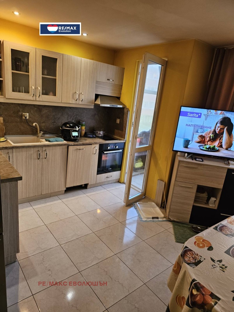 Продава МНОГОСТАЕН в град Разград, Варош - 113 кв.м / 135 000 € » 264 037.05 лв., РЕ/МАКС ЕВОЛЮШЪН