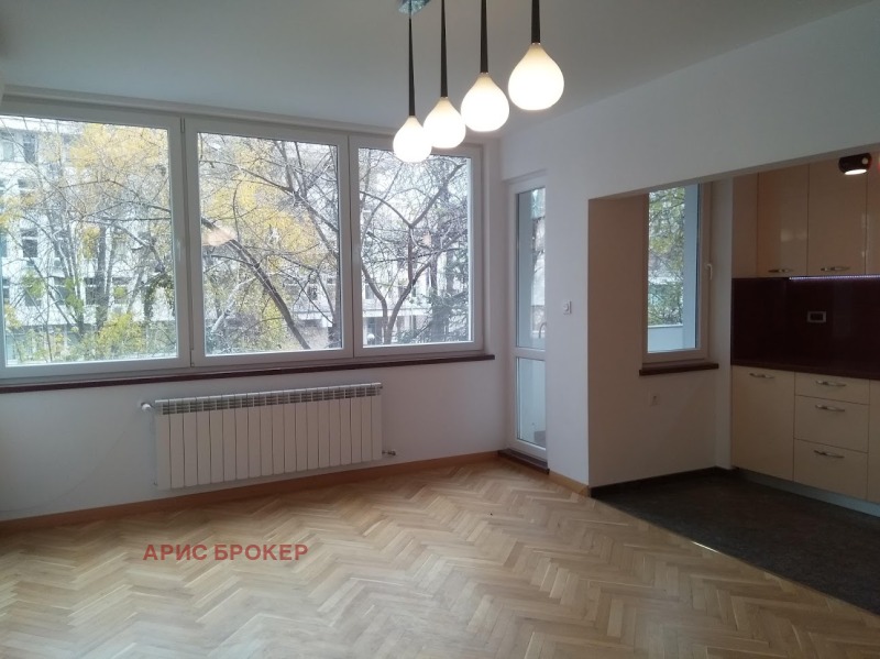 Продава 3-СТАЕН, гр. Пловдив, Гагарин, снимка 2 - Апартаменти - 52558146