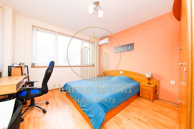 Продава 3-СТАЕН, гр. Плевен, Идеален център, снимка 3 - Апартаменти - 52905666