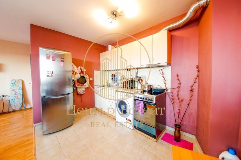 Продава 3-СТАЕН, гр. Плевен, Идеален център, снимка 2 - Апартаменти - 52905666