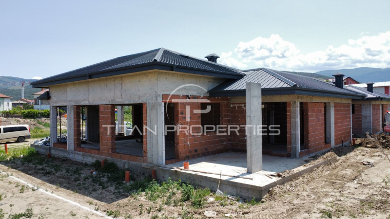 Продава  Къща област Пловдив , с. Първенец , 254 кв.м | 16740902