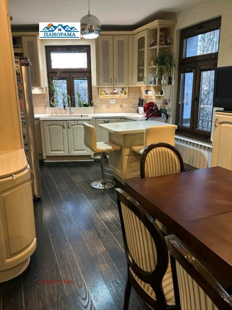 Продава КЪЩА, гр. Пловдив, Център, снимка 3 - Къщи - 52561488