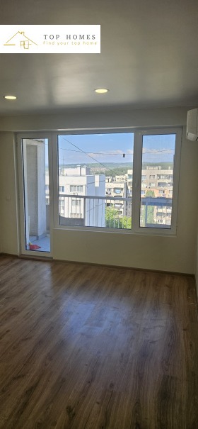 1 quarto Teva, Pernik 1