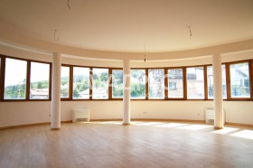 ПРОМ. ПОМЕЩЕНИЕ, 580 m2