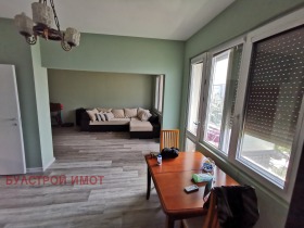 3 Schlafzimmer Zimno kino Trakija, Warna 1