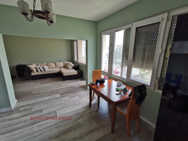 En venta  3 dormitorios Varna , Zimno kino Trakiya , 120 metros cuadrados | 78352515 - imagen [8]