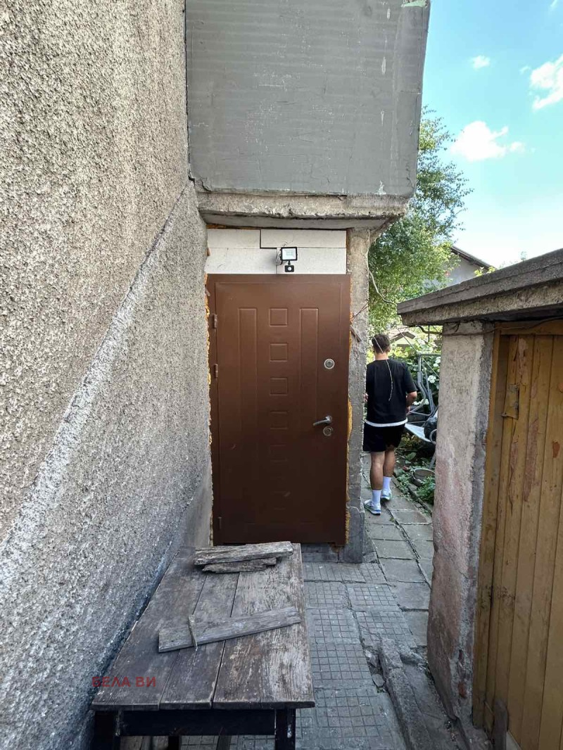 Продава  Етаж от къща град Перник , Могиличе , 91 кв.м | 60122094