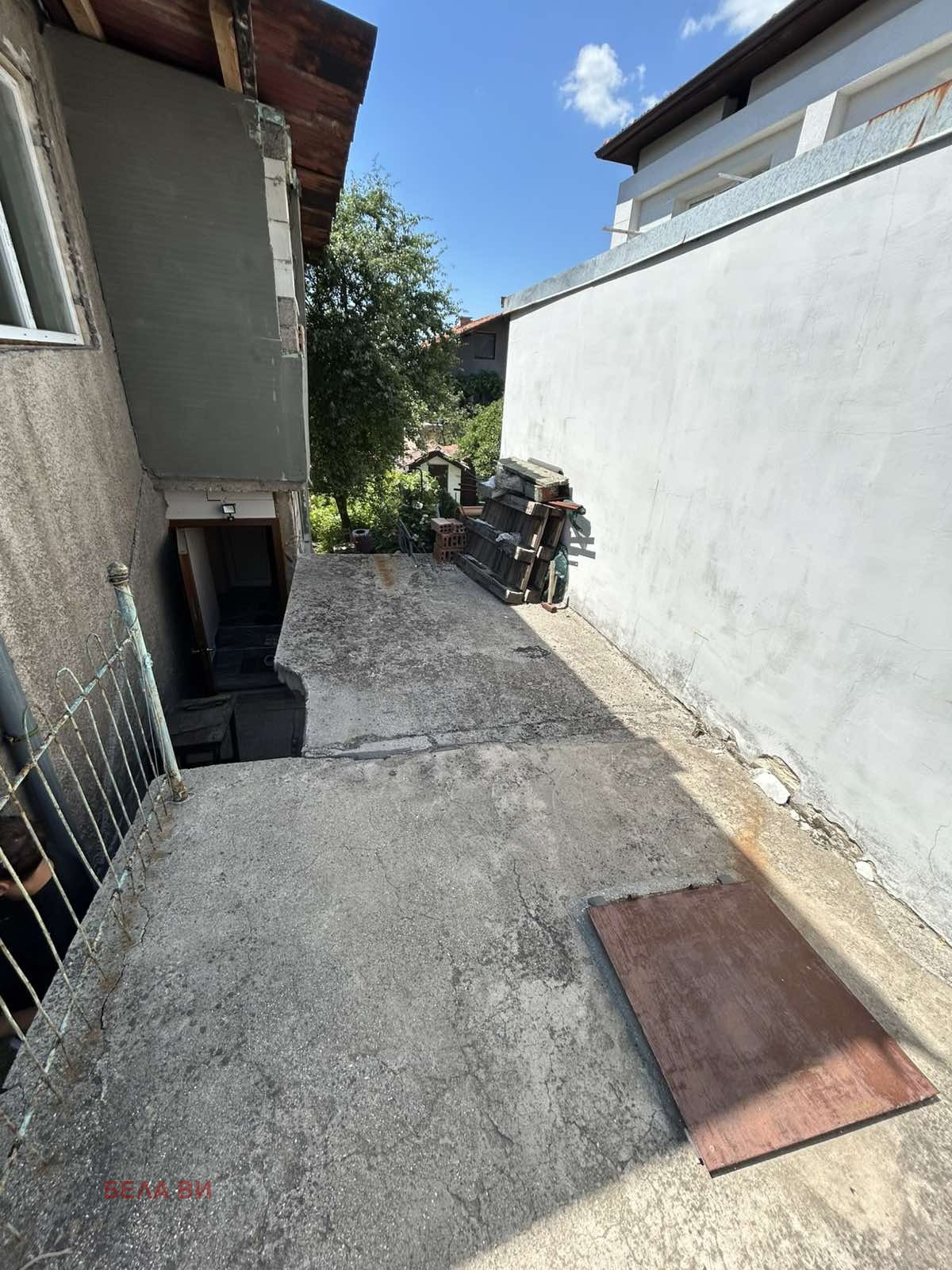 Продава ЕТАЖ ОТ КЪЩА, гр. Перник, Могиличе, снимка 2 - Етаж от къща - 53709305